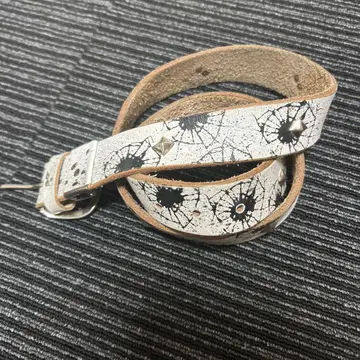 LittleWillow 스터드 벨트 화이트