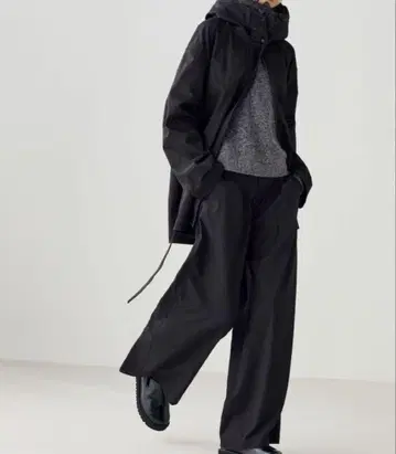UNIQLO C 턱 와이드 팬츠 블랙