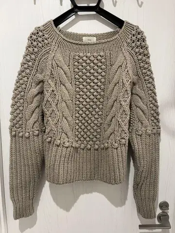 이에나 EIGER 손뜨개질 케이블 풀오버