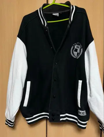 ACC 바시티 자켓 XL 사이즈