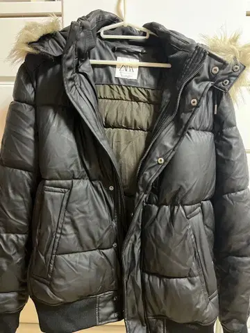 ZARA 블랙 다운 자켓 L 사이즈