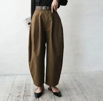 Kglowth 커브 팬츠 브라운 미사용 새상품