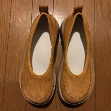 오렌지 스웨이드 슬립온 신발