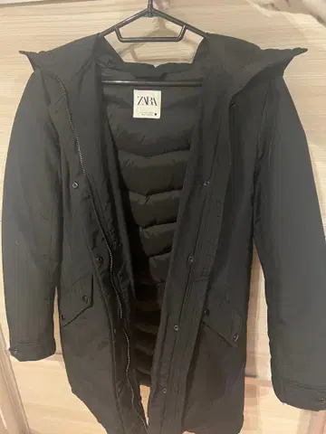 ZARA 후드 부착 블랙 다운 자켓
