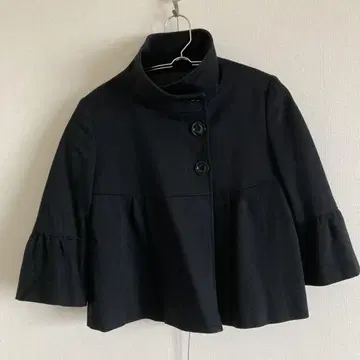 INDIVI 블랙 숏 기장 코트