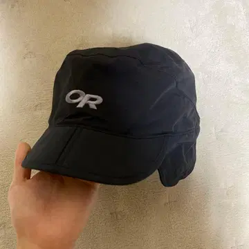 GORE-TEX Outdoor Research 블랙 캡 귀도리 포함