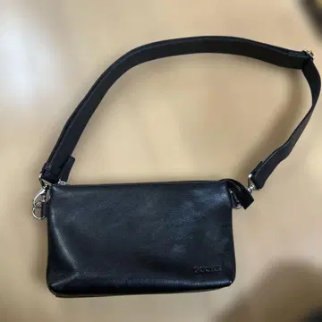DOCHE 블랙 카프 레더 숄더백