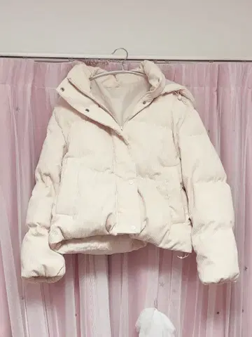 GU 후드 부착 다운 자켓