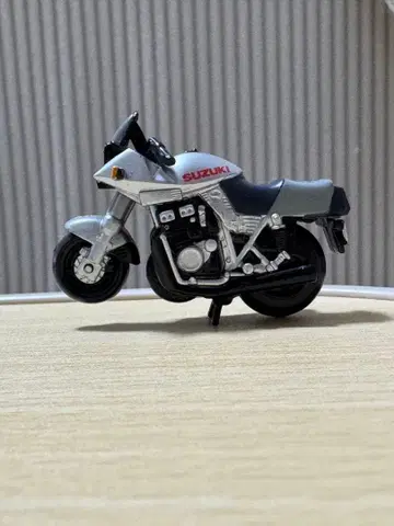 SUZUKI GSX1100S KATANA 쵸로바이
