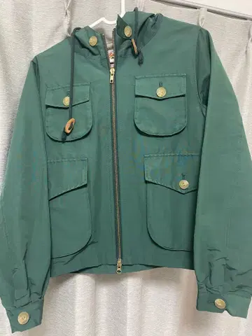 BEAMSBOY 그린 컬러 마운틴 후드티 프론트 포켓 부착