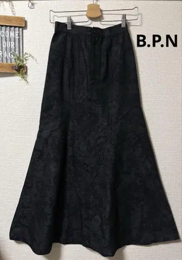 [ black peace now ] 꽃무늬 올 패턴 데님 머메이드 스커트