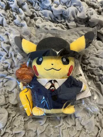 런던 한정판 피카츄 봉제 인형