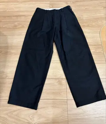 UNIQLO JW 앤더슨 턱 와이드 팬츠