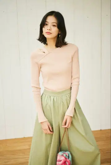 미사용 새상품 LOUNIE SLIT RIB KNIT 리브 슬릿 니트