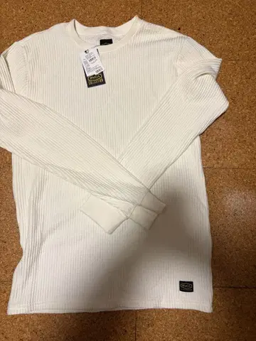 RVCA 리브 편직 화이트 긴팔 티셔츠 L 사이즈
