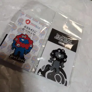 오사카 만박 블랙 미야쿠미야쿠 & 오에카키상 핀 배지