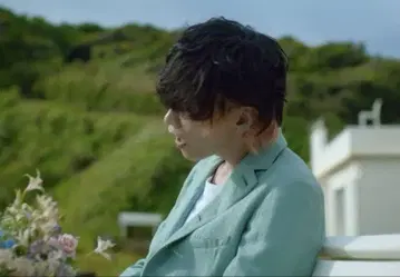 요네즈켄시 Pale Blue 착용 (유사) 테일러드 자켓