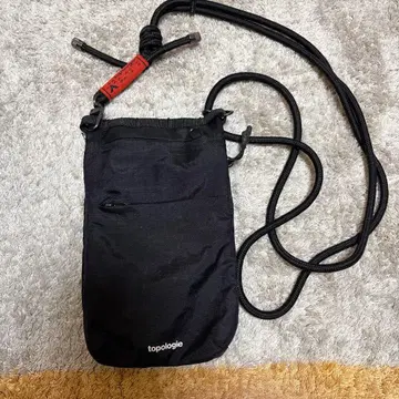topologie 블랙 사코슈