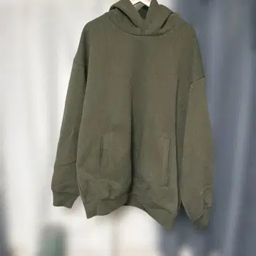 UNIQLO 올리브 XL 후드 부착 후드티