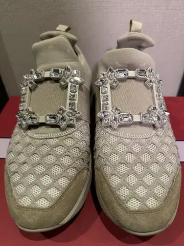 ROGER VIVIER 베이지 스니커즈 37