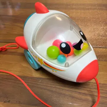 피셔프라이스 함께 산책! 컬러풀 로켓을 끌어당기세요.