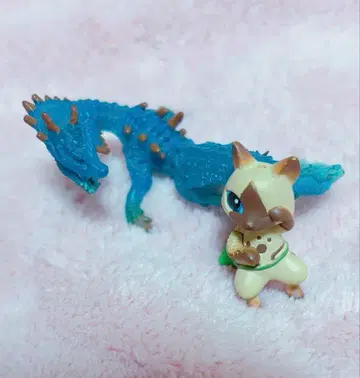 [ 레어 ] 몬스터 헌터 라기아크루스 아이루 미니 피규어