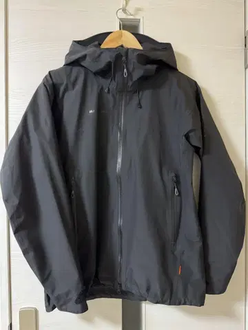 MAMMUT 블랙 마운틴 파카 M