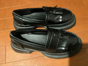 프린지 장식 블랙 로퍼