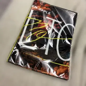 Mrs. GREEN APPLE 미세스 바벨탑 타월