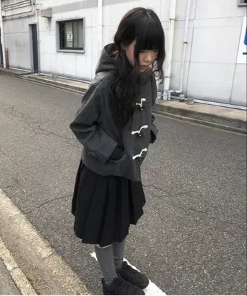 anyonemore 더플 코트 후드 부착 숏코트 차콜