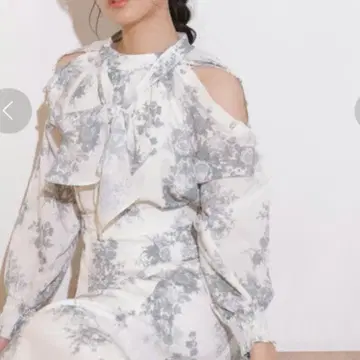 JILLSTUART* 플라워 주이 프린트 블라우스