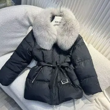 다운 자켓 여자입니다 블랙