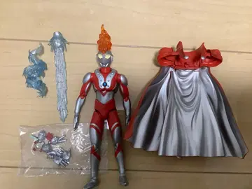 울트라 액트 조피 피규아트