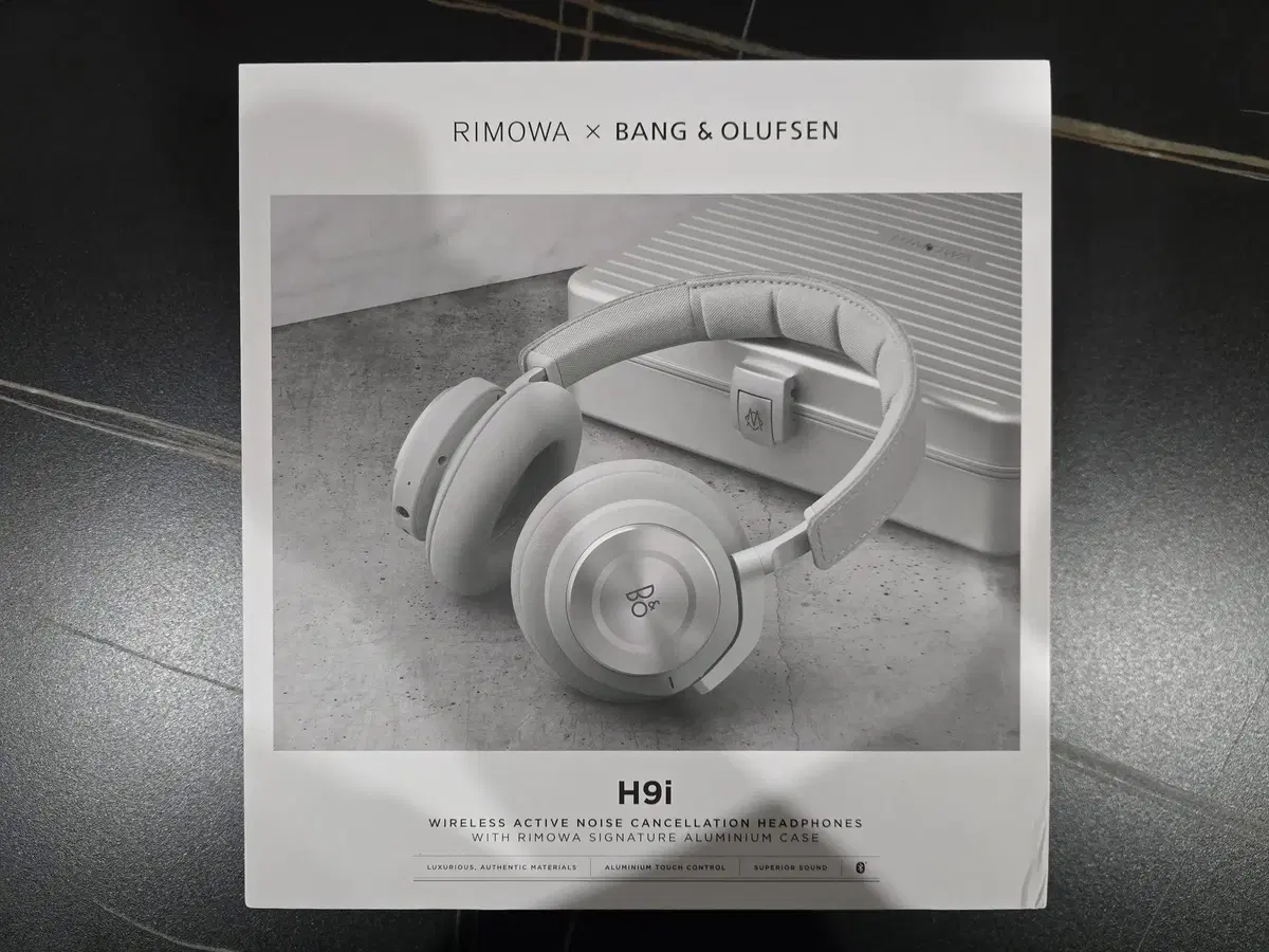 [Genuine &amp; Limited Edition] Bang &amp; Olufsen x Rimowa Beoplay H9i Headphones