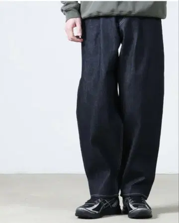 graphpaper selvage Denim Two Tuck Pants