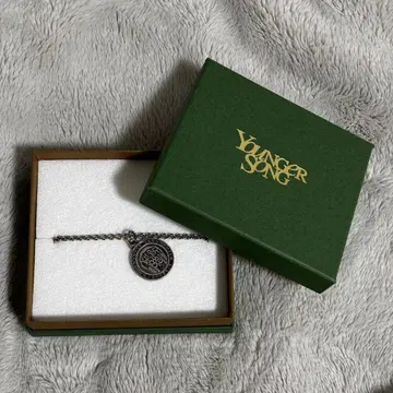 Younger Song 코인형 목걸이