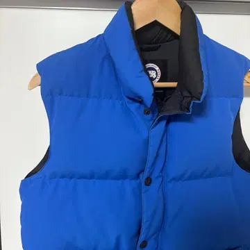 CANADA GOOSE 파랑 다운 베스트