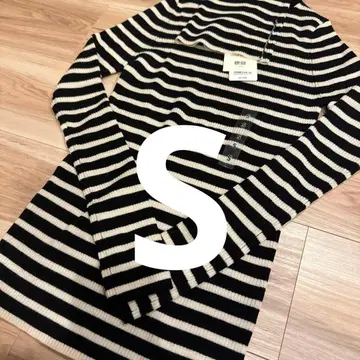 UNIQLO 메리노 리브 터틀넥 스웨터