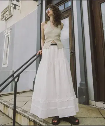 HANNE 티어드 볼륨 스커트