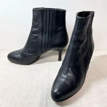 새상품급 elegance  숏부츠 사이드 고어 24cm