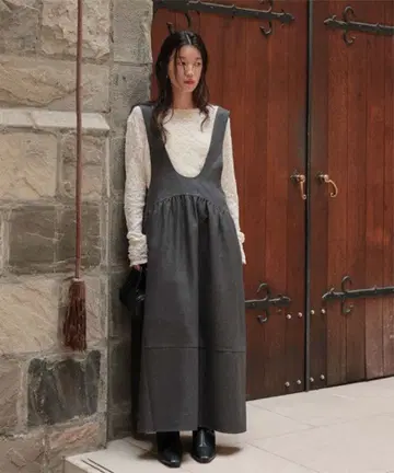 U넥 코쿤 실루엣 오버롤 스커트