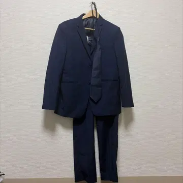수트 네이비 넥타이 포함