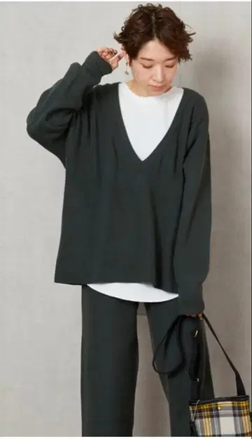 FREAK'S STORE 다크 그레이 V넥 스웨터