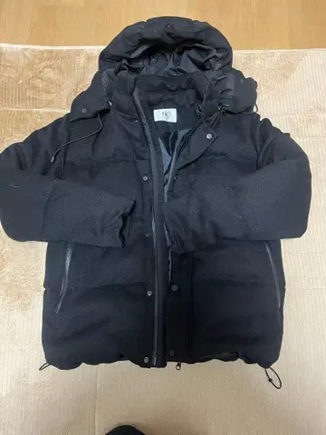 tk. 후드 부착 블랙 다운 자켓