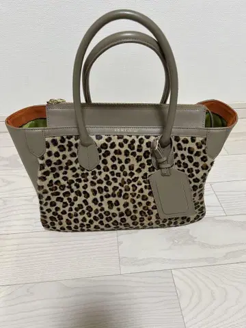 A.D.M.J 토트백 레오파드