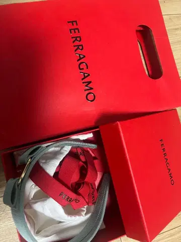 Ferragamo 페라가모 라이트 그린 머리띠 미사용 새상품