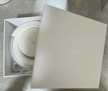 ITZY 공식 링 라이트 전원 트레이딩 카드 포함