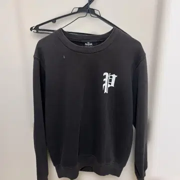 블랙 맨투맨 PHATRN