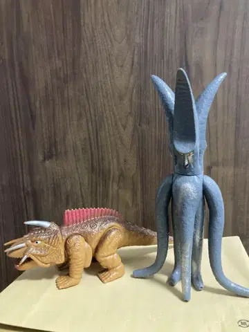 반다이제 경질 소프트 비닐 바이러스 자이거 2체 세트