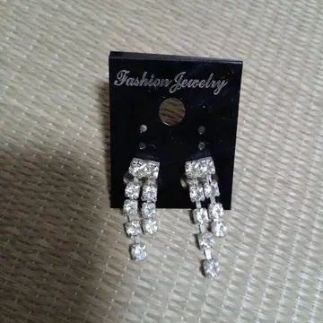 크리스탈 드롭형 귀걸이 FashionJewelry